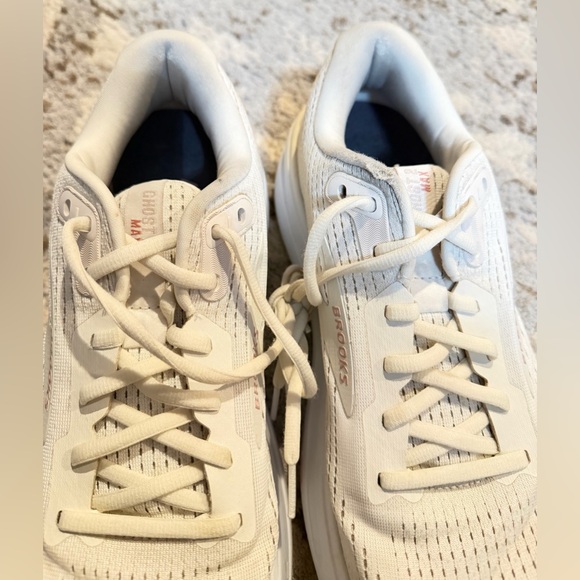 Brooks Ghost Max 2 Running Shoe - Women's - Picture 6 of 8